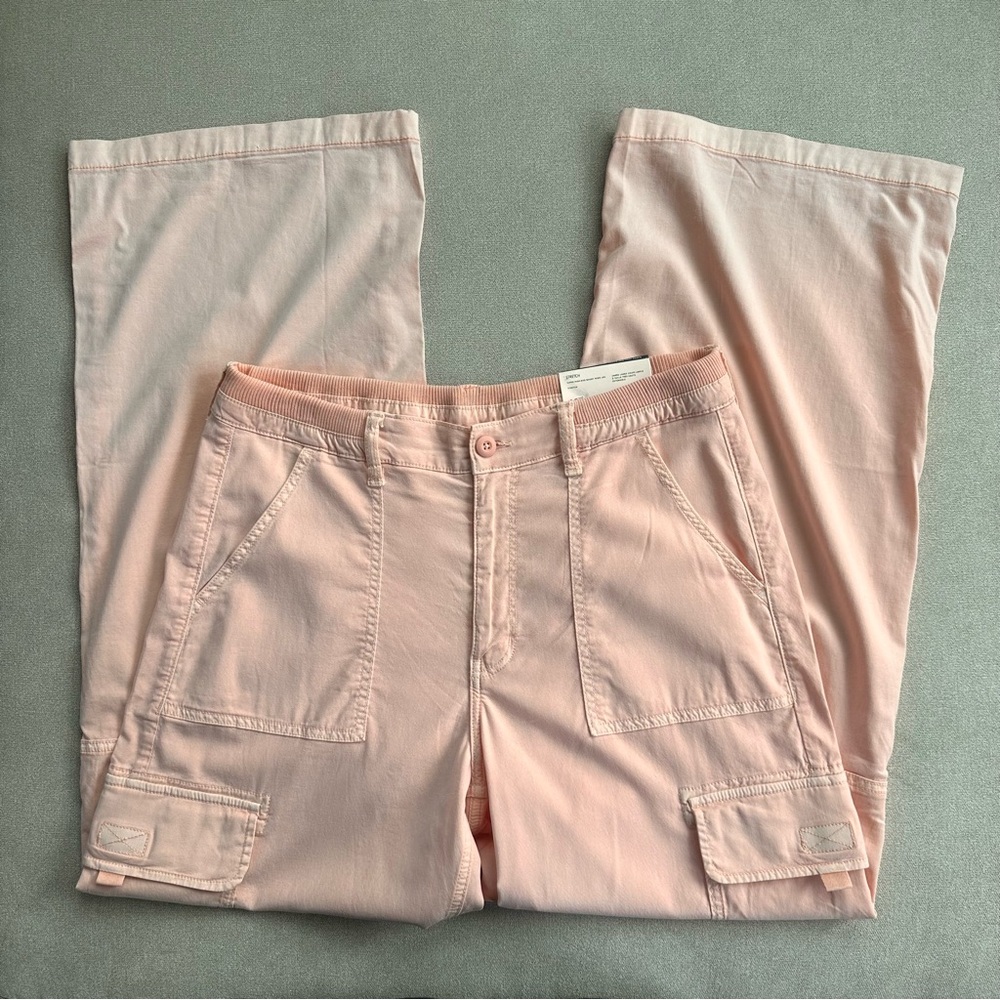 American Eagle Super High Rise Baggy Wide-Leg Cargo Pants. Peach. 12. NWT *flaw* - Picture 3 of 13